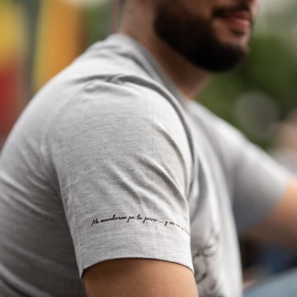 camiseta clasica bolivar desnudo